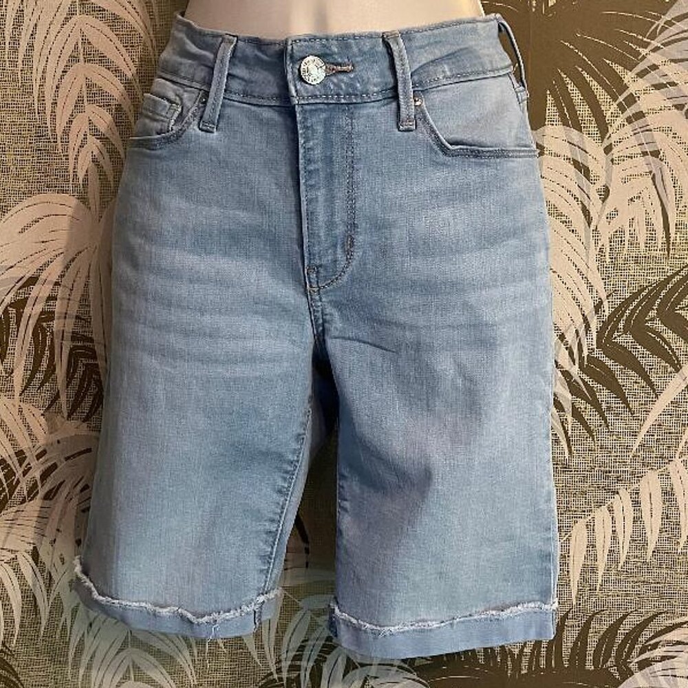 Denizen from Levi's Bermuda Shorts - Light Blue Long Shorts size 2 ~ Waist 26 27